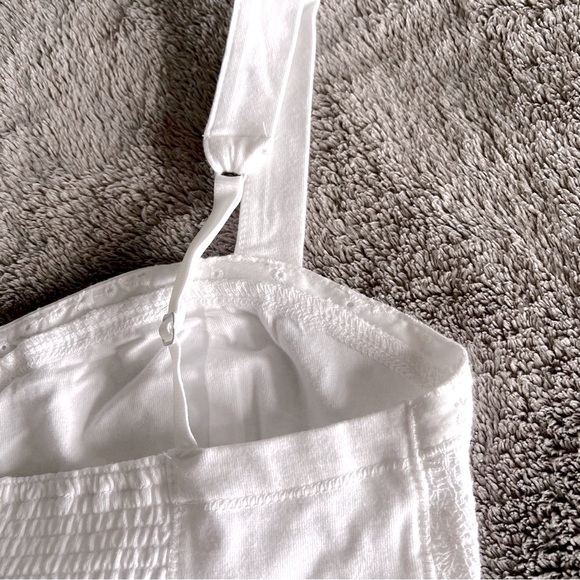 White Cropped Tank Top 🤍 - Picture 5 of 7